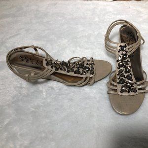 Womens Sandals/Shoes. Tan with Black Gems.Size 9.5